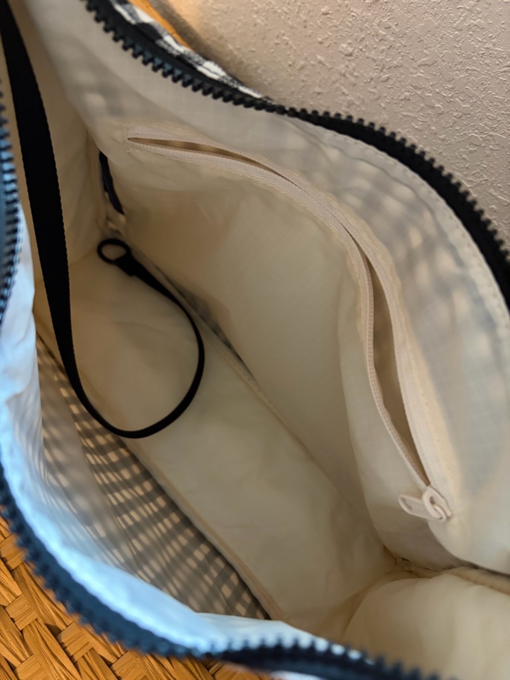 Baggu Nylon Shoulder Bag Black/White Gingham - Picture 3 of 3